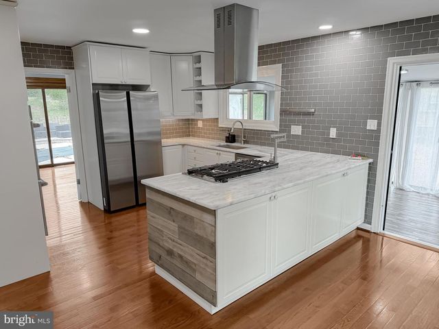 1200 E PATUXENT DR E, La Plata, MD 20646