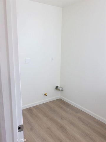 9250 N Kester ave, Panorama City, CA 91402