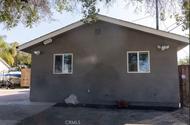 9250 N Kester ave, Panorama City, CA 91402