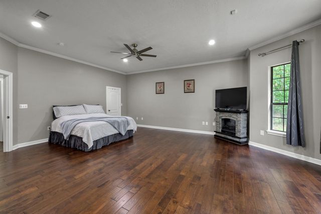 910 Commons Way Court, Huffman, TX 77336