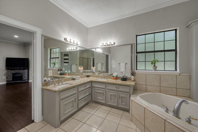 910 Commons Way Court, Huffman, TX 77336