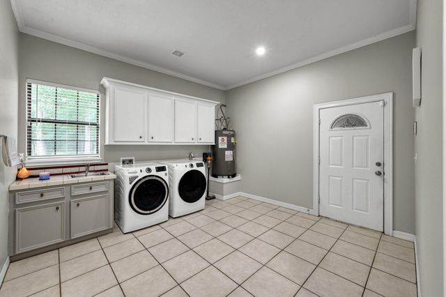 910 Commons Way Court, Huffman, TX 77336