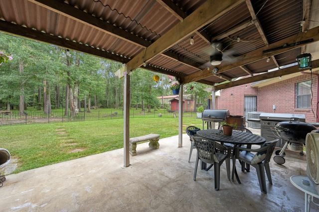 910 Commons Way Court, Huffman, TX 77336