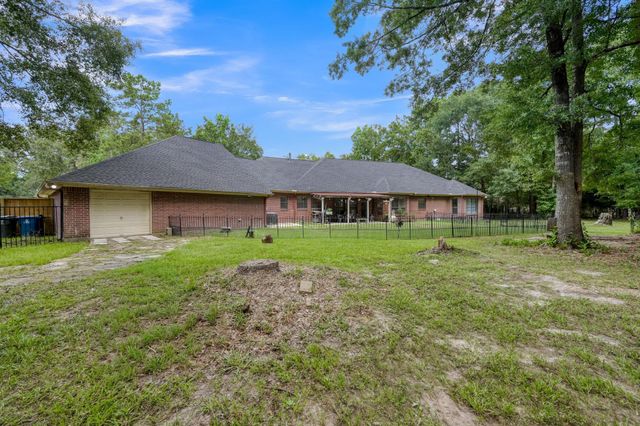 910 Commons Way Court, Huffman, TX 77336