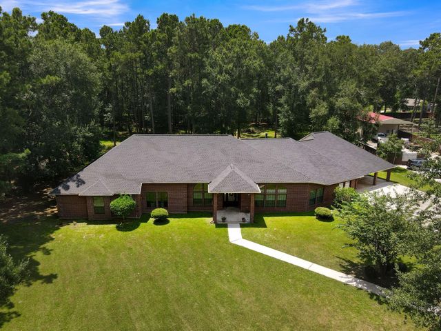 910 Commons Way Court, Huffman, TX 77336