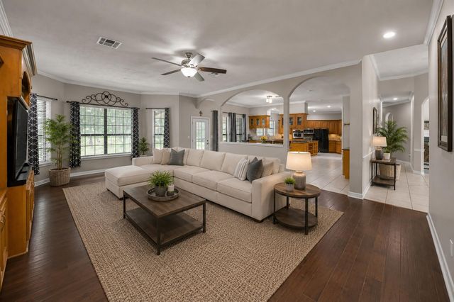 910 Commons Way Court, Huffman, TX 77336