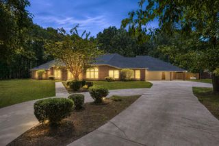 910 Commons Way Court, Huffman, TX 77336