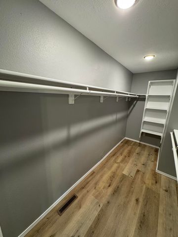 2882 W Lasalle Street, Springfield, MO 65807