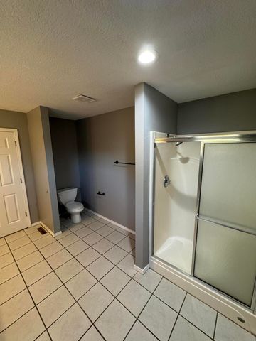 2882 W Lasalle Street, Springfield, MO 65807