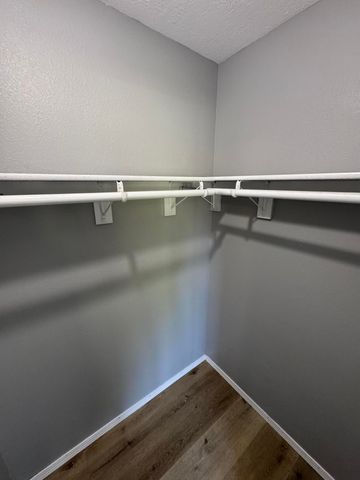 2882 W Lasalle Street, Springfield, MO 65807