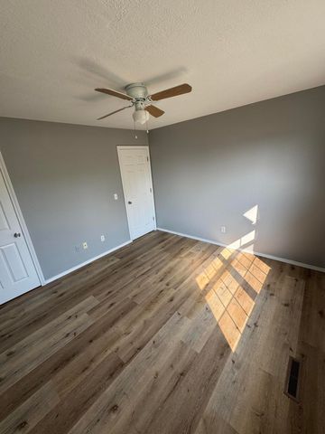 2882 W Lasalle Street, Springfield, MO 65807