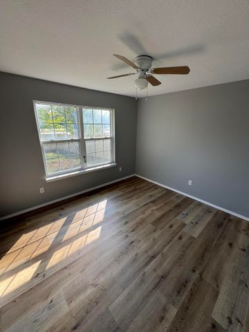 2882 W Lasalle Street, Springfield, MO 65807