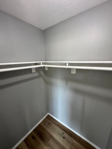 2882 W Lasalle Street, Springfield, MO 65807