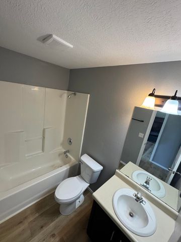 2882 W Lasalle Street, Springfield, MO 65807