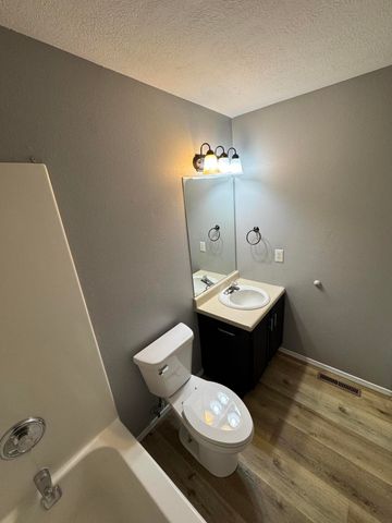 2882 W Lasalle Street, Springfield, MO 65807