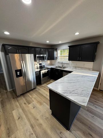 2882 W Lasalle Street, Springfield, MO 65807