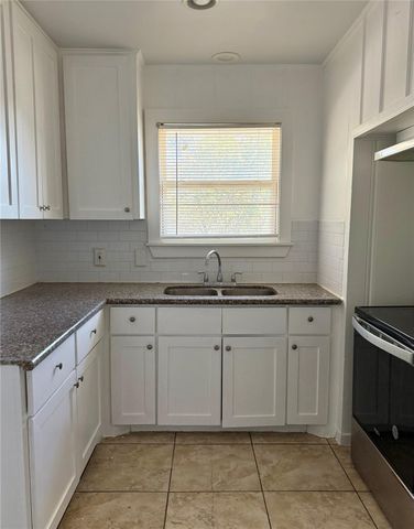 9002 Ilona Lane 8, Houston, TX 77025