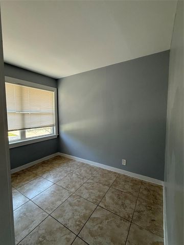 9002 Ilona Lane 8, Houston, TX 77025