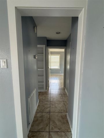 9002 Ilona Lane 8, Houston, TX 77025