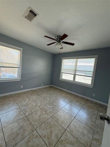 9002 Ilona Lane 8, Houston, TX 77025