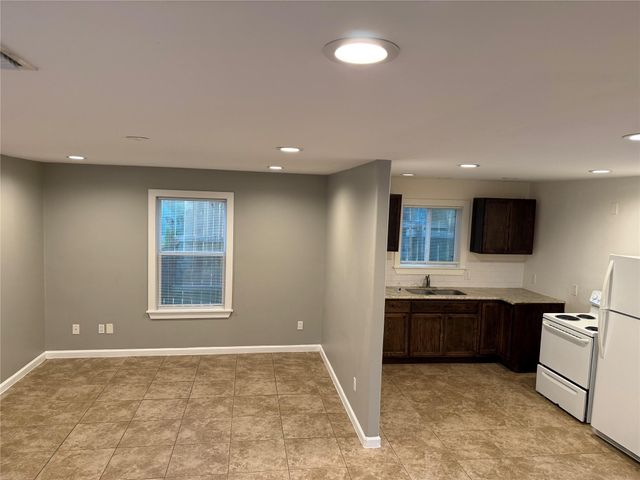 9002 Ilona Lane 8, Houston, TX 77025