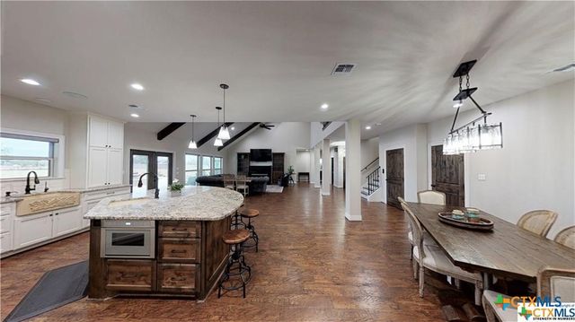 158 Sendera Loop, Victoria, TX 77904