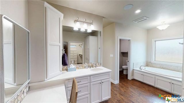 158 Sendera Loop, Victoria, TX 77904