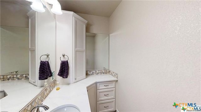 158 Sendera Loop, Victoria, TX 77904