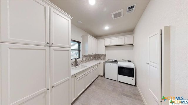 158 Sendera Loop, Victoria, TX 77904