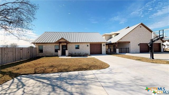 158 Sendera Loop, Victoria, TX 77904