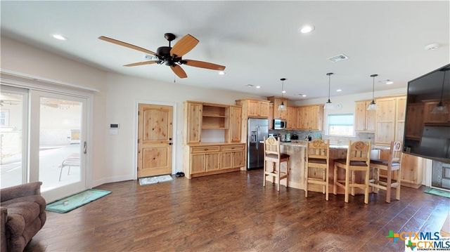 158 Sendera Loop, Victoria, TX 77904