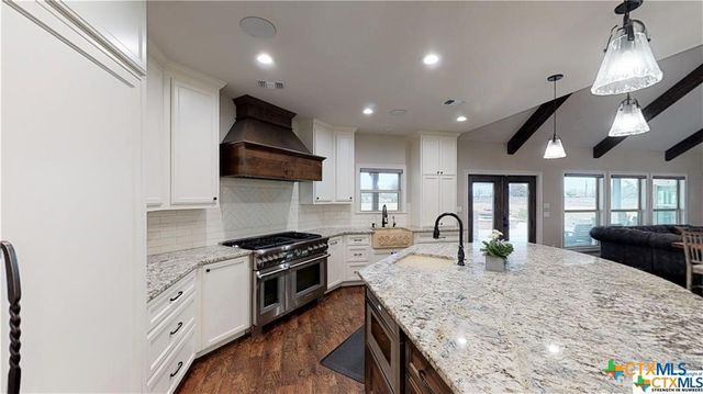 158 Sendera Loop, Victoria, TX 77904