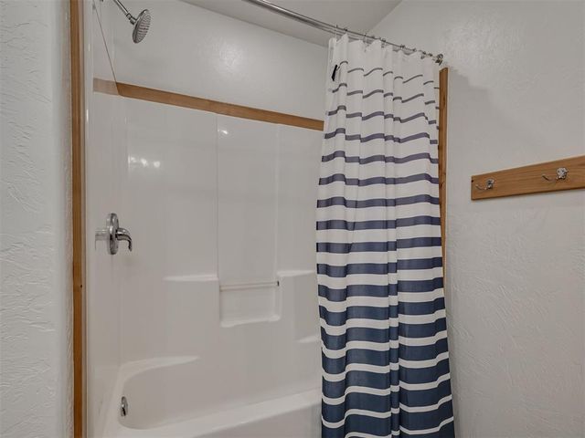 13574 Arrowhead Drive, Guthrie, OK 73044