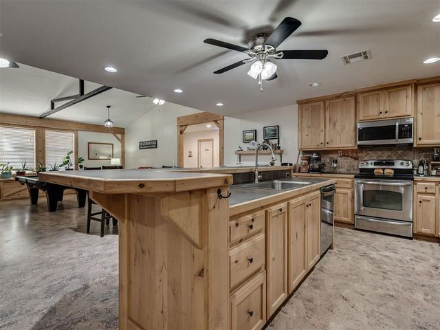 13574 Arrowhead Drive, Guthrie, OK 73044