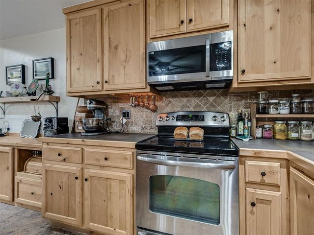 13574 Arrowhead Drive, Guthrie, OK 73044