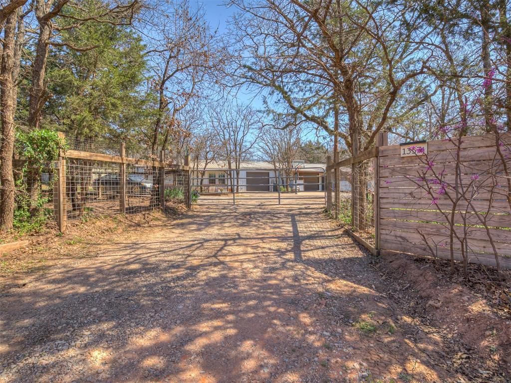 13574 Arrowhead Drive, Guthrie, OK 73044