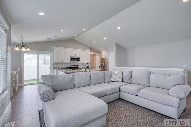 342 Cheyenne Drive, Shelley, ID 83274