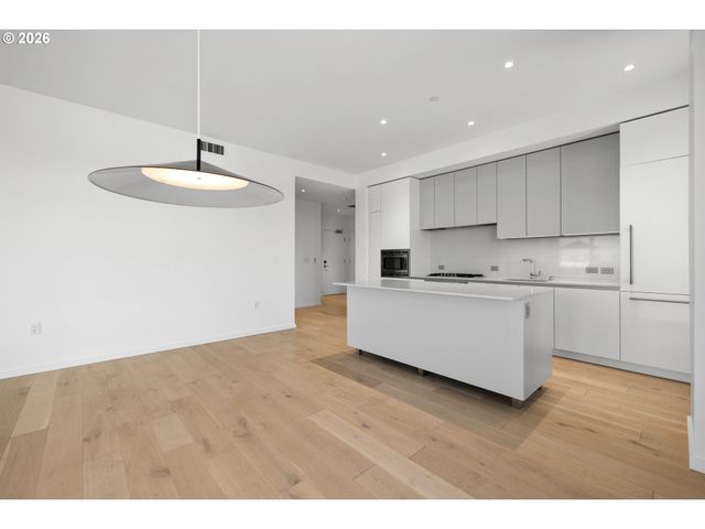 1150 Nw QUIMBY St 1206, Portland, OR 97209