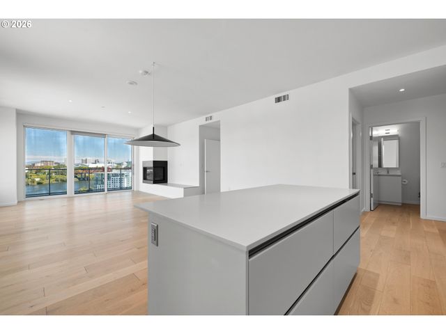 1150 Nw QUIMBY St 1206, Portland, OR 97209