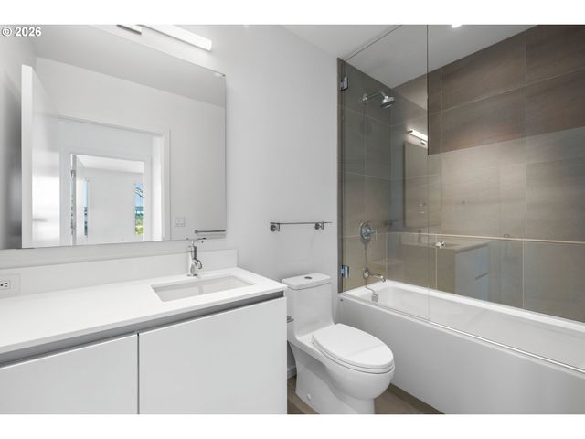 1150 Nw QUIMBY St 1206, Portland, OR 97209