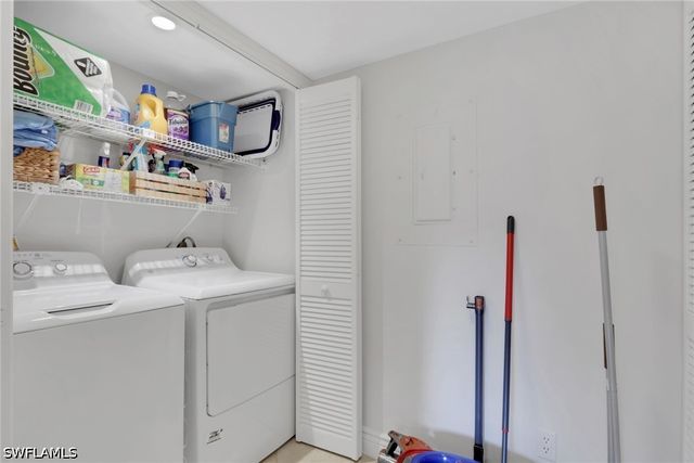 5964 Pelican Bay BLVD 415, Naples, FL 34108