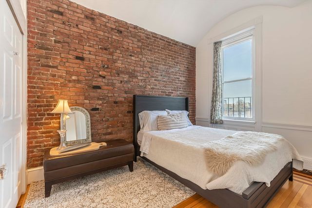 462 Beacon St 22, Boston, MA 02115