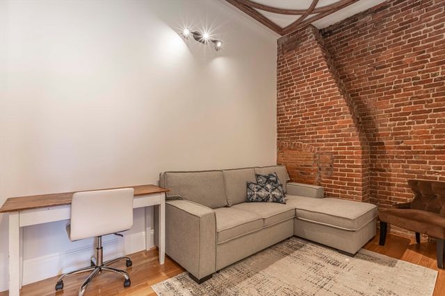 462 Beacon St 22, Boston, MA 02115