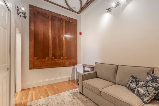 462 Beacon St 22, Boston, MA 02115