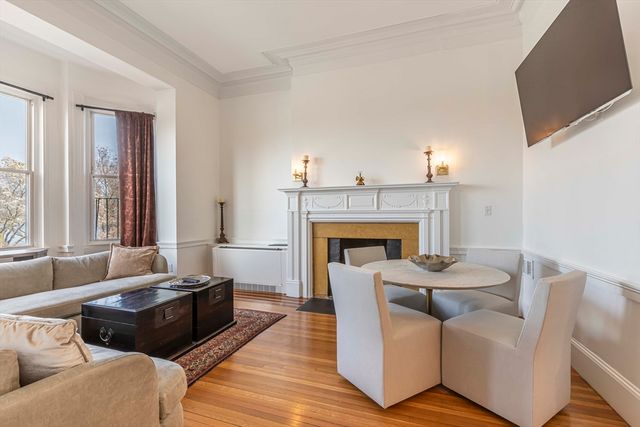 462 Beacon St 22, Boston, MA 02115