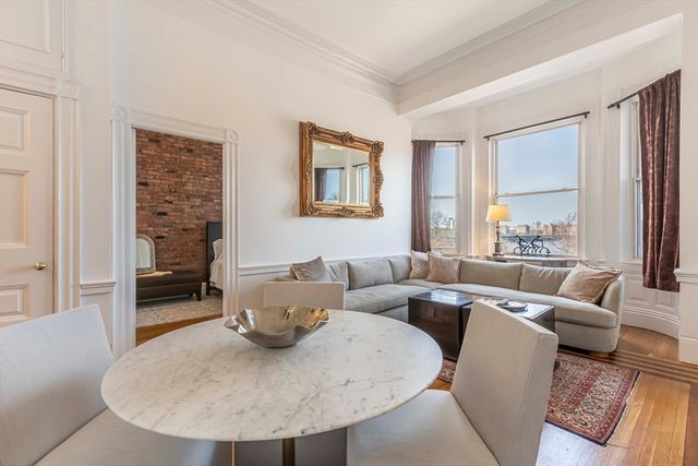 462 Beacon St 22, Boston, MA 02115