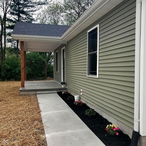 1292 Colonial Drive, Seymour, IN 47274