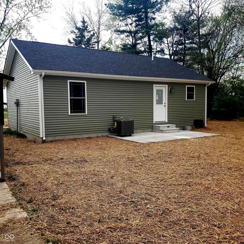 1292 Colonial Drive, Seymour, IN 47274