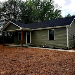 1292 Colonial Drive, Seymour, IN 47274