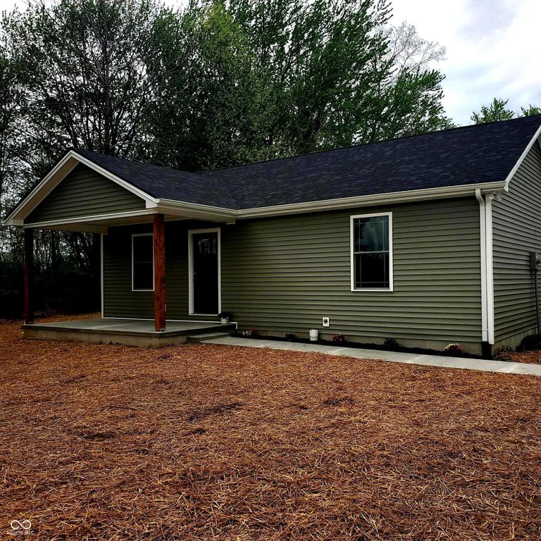 1292 Colonial Drive, Seymour, IN 47274